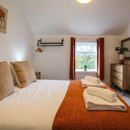 Fairways View - Spacious Apartment - Sleeps 6 - Lovely Views - By Rework Accommodation Hoylake Extérieur photo
