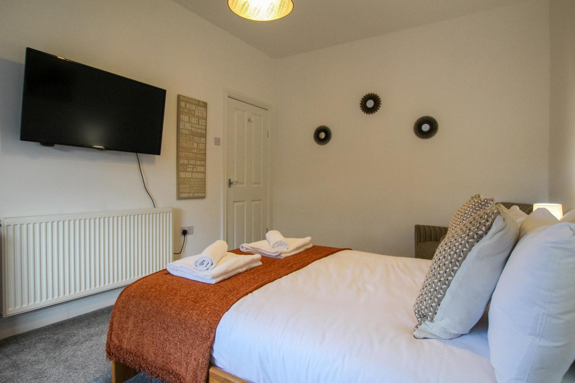 Fairways View - Spacious Apartment - Sleeps 6 - Lovely Views - By Rework Accommodation Hoylake Extérieur photo
