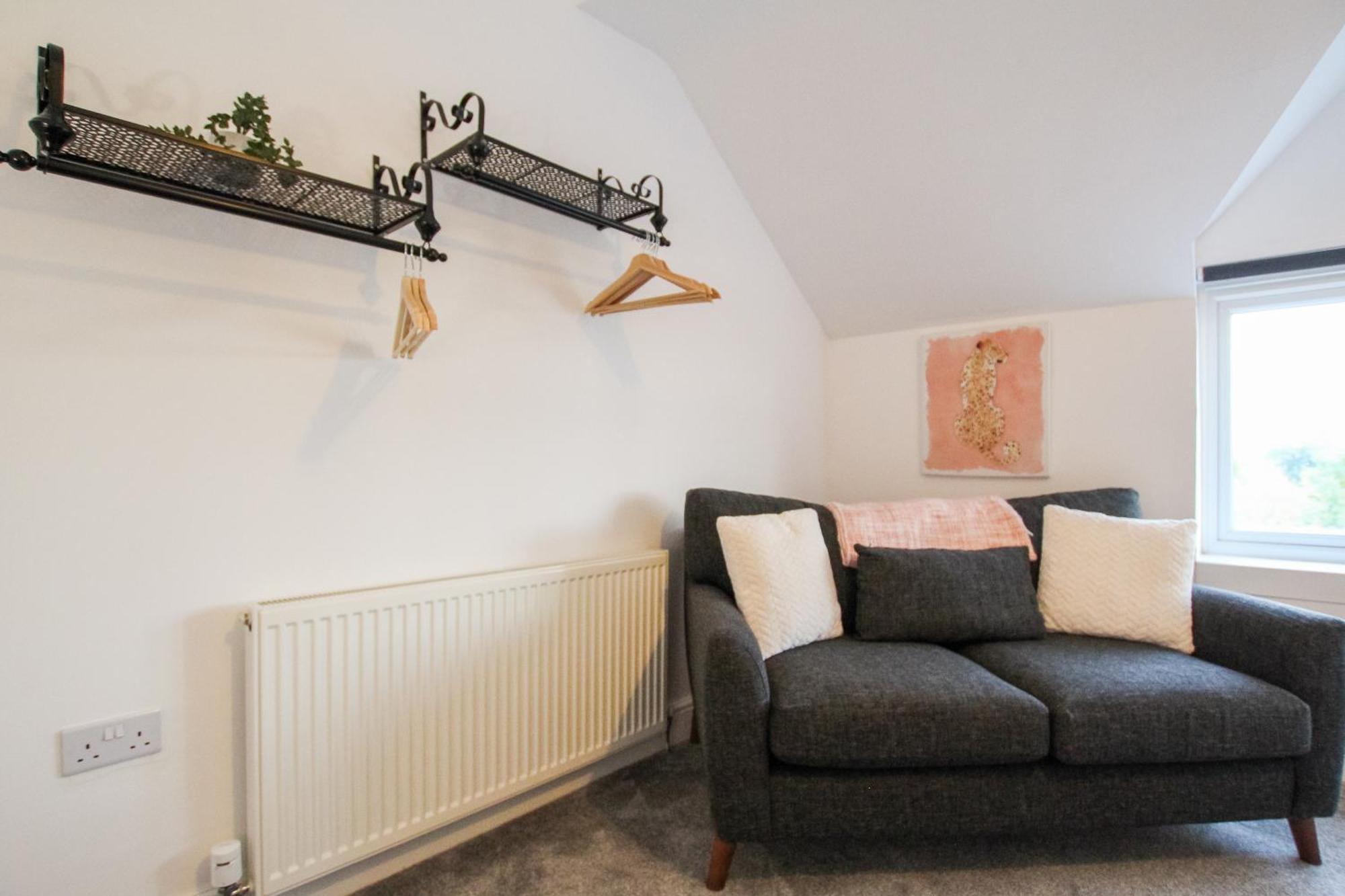 Fairways View - Spacious Apartment - Sleeps 6 - Lovely Views - By Rework Accommodation Hoylake Extérieur photo