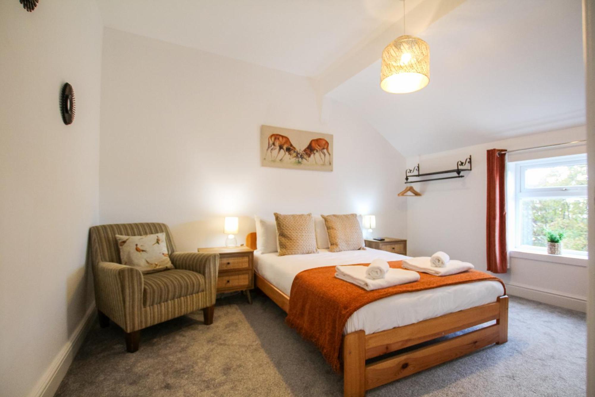 Fairways View - Spacious Apartment - Sleeps 6 - Lovely Views - By Rework Accommodation Hoylake Extérieur photo