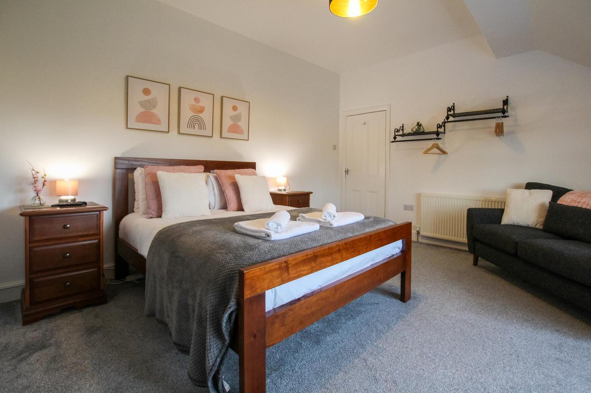 Fairways View - Spacious Apartment - Sleeps 6 - Lovely Views - By Rework Accommodation Hoylake Extérieur photo