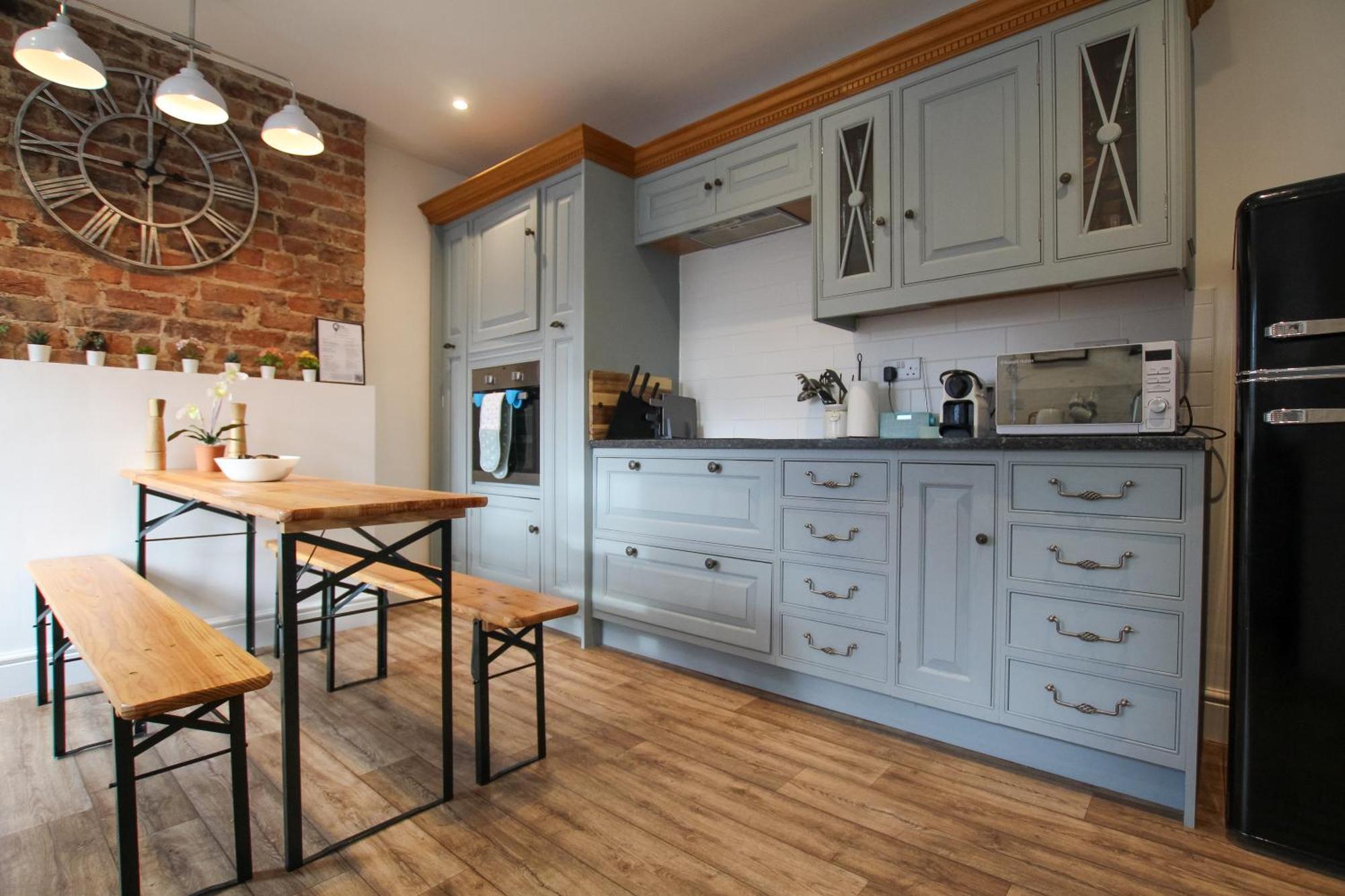 Fairways View - Spacious Apartment - Sleeps 6 - Lovely Views - By Rework Accommodation Hoylake Extérieur photo