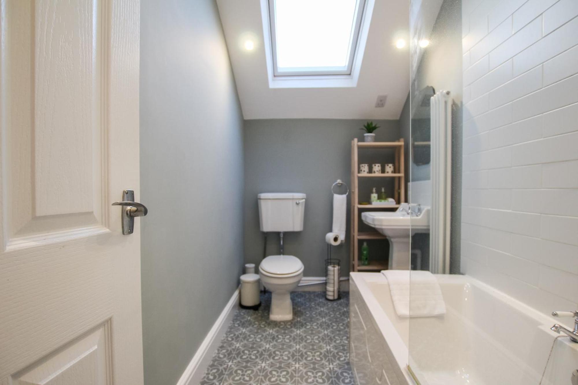 Fairways View - Spacious Apartment - Sleeps 6 - Lovely Views - By Rework Accommodation Hoylake Extérieur photo