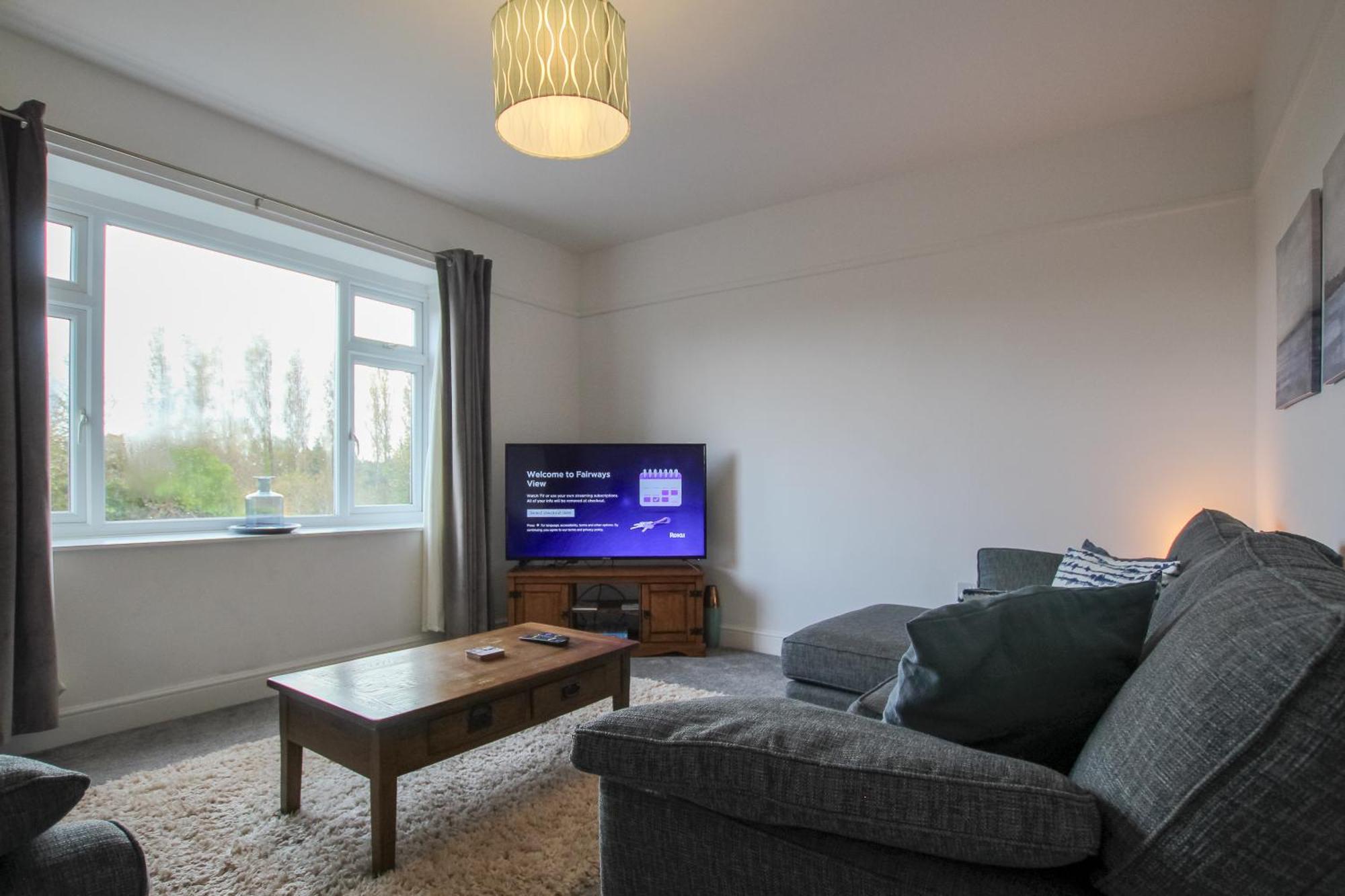 Fairways View - Spacious Apartment - Sleeps 6 - Lovely Views - By Rework Accommodation Hoylake Extérieur photo